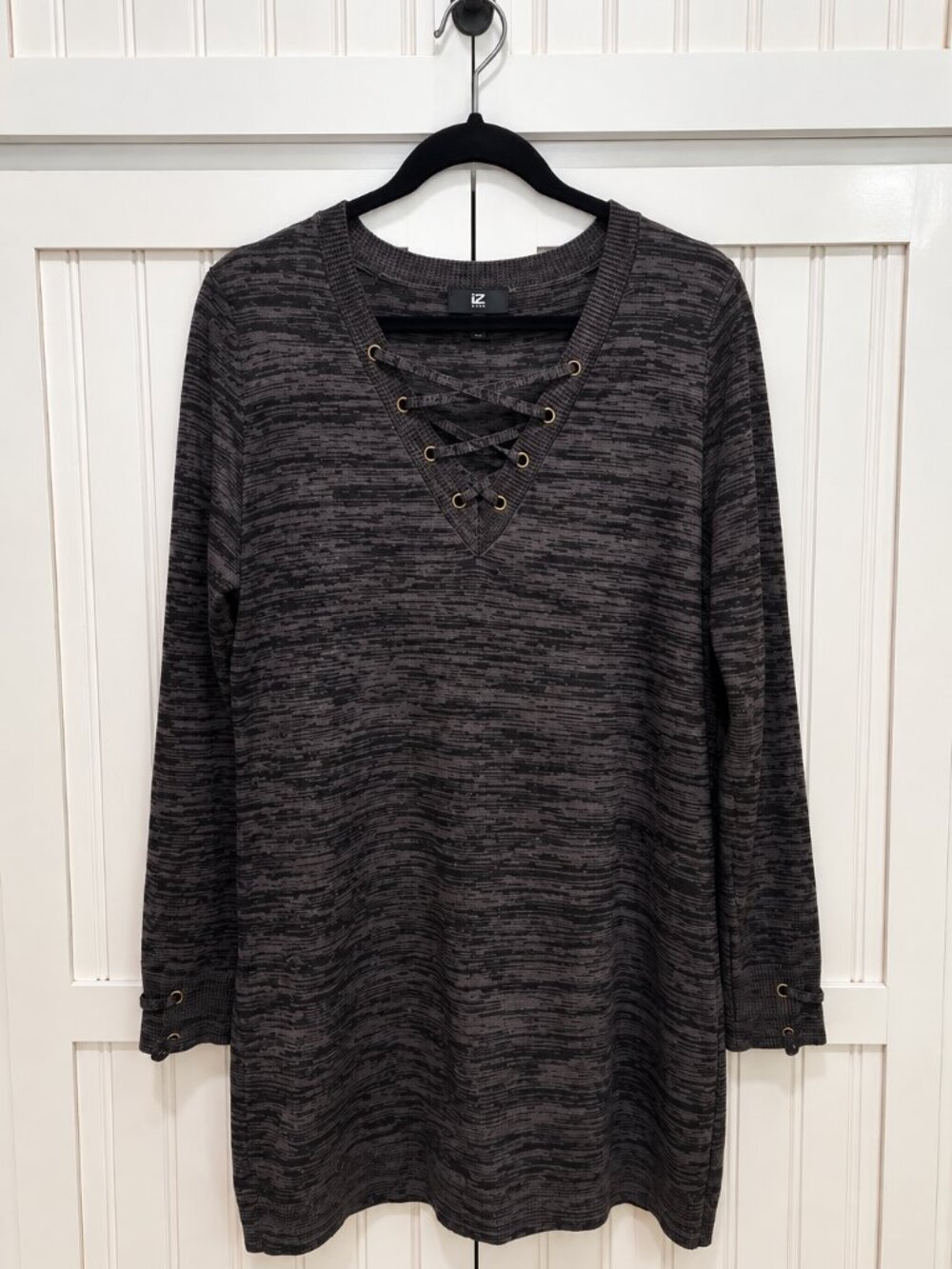 IZ Byer XL Gray Black Marled Lace-Up Sweater Tunic Top